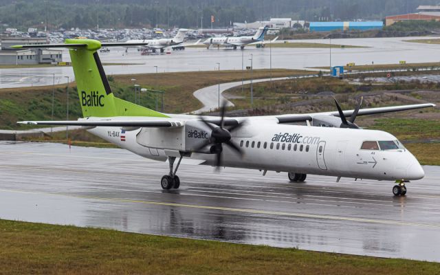 de Havilland Dash 8-400 (YL-BAX)