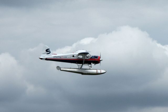 De Havilland Canada DHC-2 Mk1 Beaver (C-FZZJ) - Saltspring Air landing at Vancouver International Water Airport (Middle Arm Fraser River).