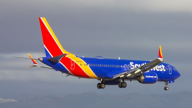 Boeing 737 MAX 8 (N8899H)