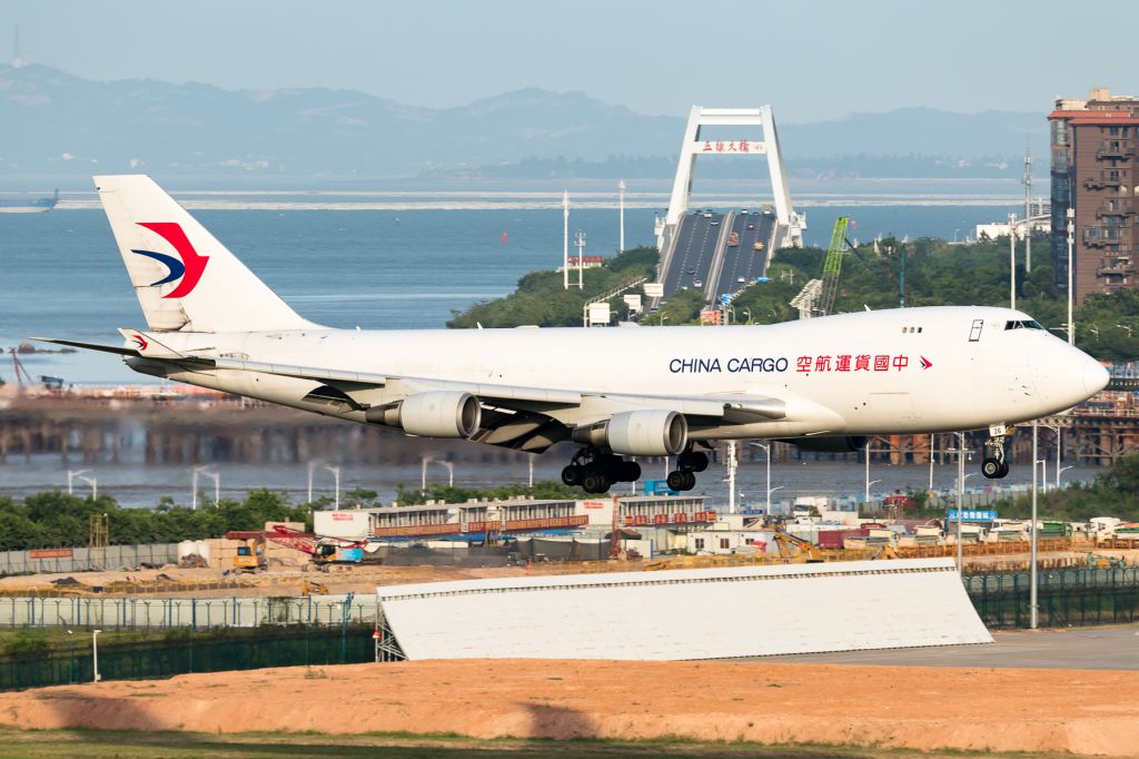 Boeing 747-400 (B-2426)