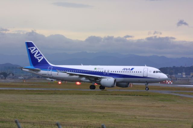 Airbus A320 (JA8381)