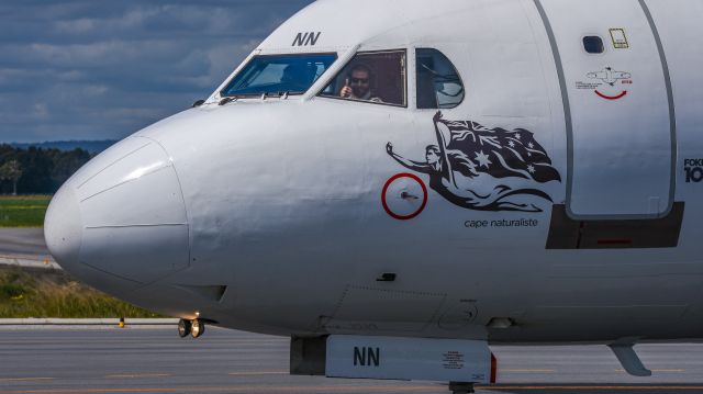 Fokker 100 (VH-FNN)