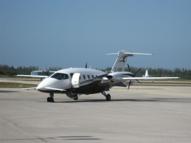 Piaggio P.180 Avanti (C-GHBS) - Coming down to warm, sunny Florida from Canada.