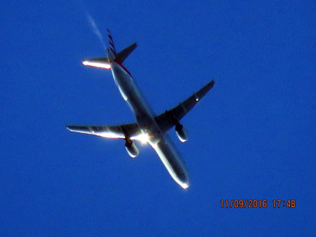 Airbus A321 (N184US)