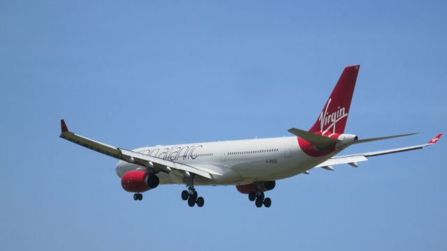 Airbus A330-300 (G-VKSS) - tlpl