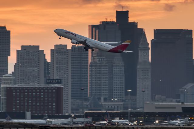 Airbus A330-300 (EC-LZJ)