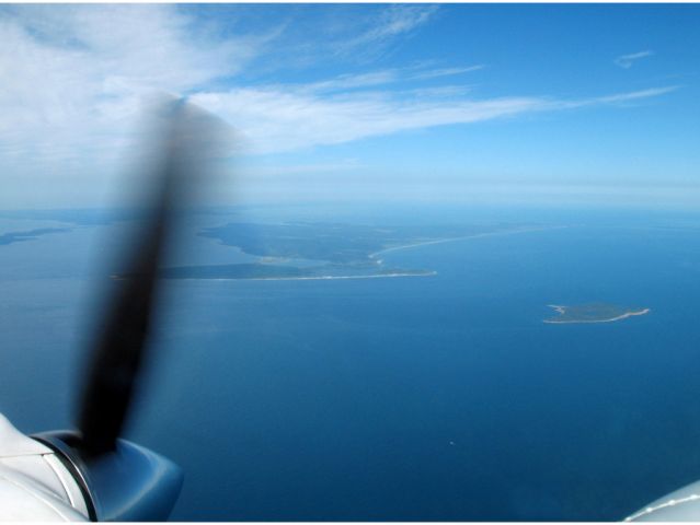 Beechcraft Baron (58) (N8111M) - Reliant Airs Baron BE58 on another flight to Nantucket.