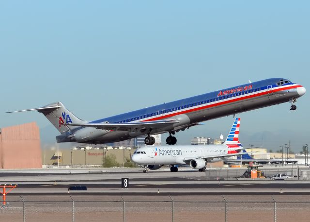 McDonnell Douglas MD-83 (N9402W)