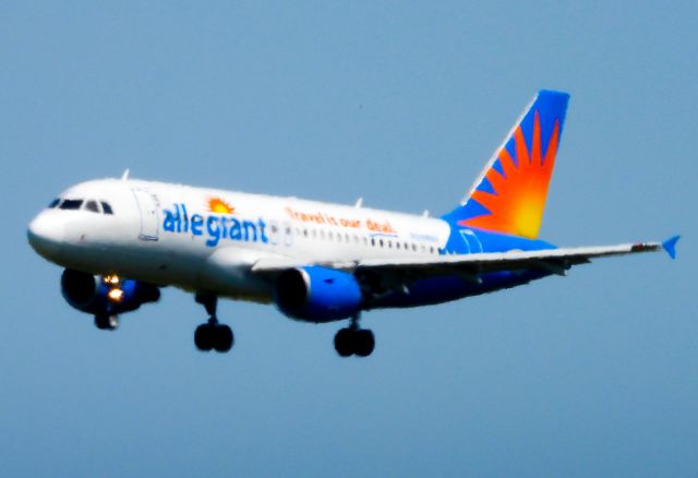 Airbus A319 (N308NV) - AAY2685br /VPS-SGFbr /05/01/22