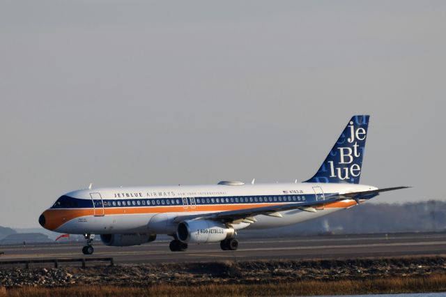 Airbus A320 (N763JB)