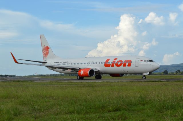 Boeing 737-900 (PK-LJL) - Lion inter Daily flight from BTJ to CGK