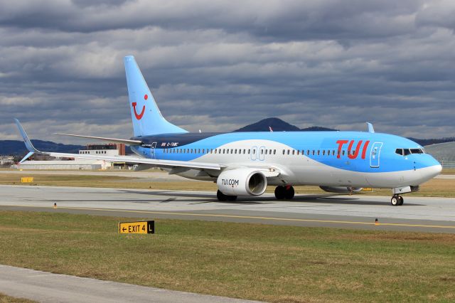 Boeing 737-800 (G-TAWC)