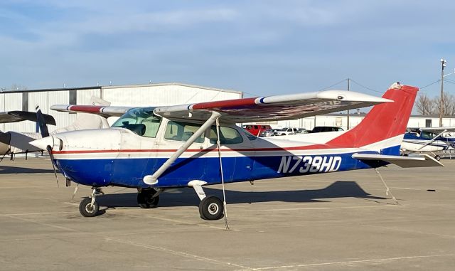 Cessna Skyhawk (N738HD)