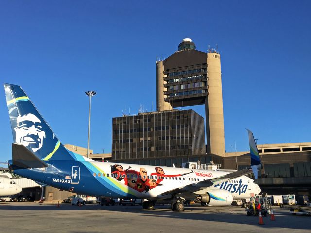 Boeing 737-800 (N519AS) - Incredibles 2 Special Livery