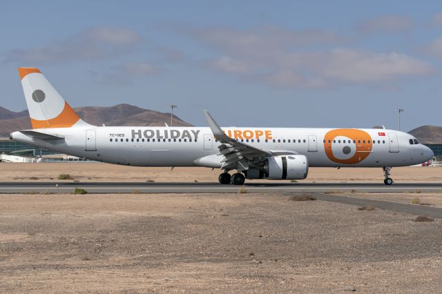 Airbus A321neo (TC-OED)