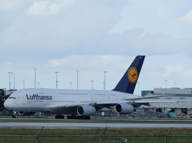 Airbus A380-800 (D-AIMI)