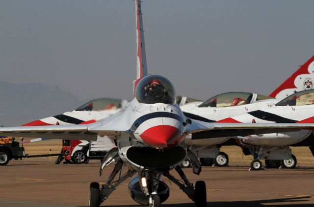 Lockheed F-16 Fighting Falcon —