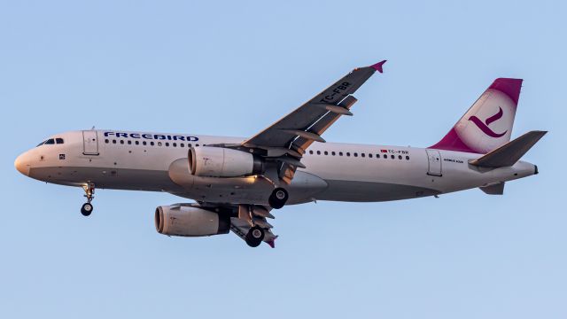 Airbus A320 (TC-FBR)