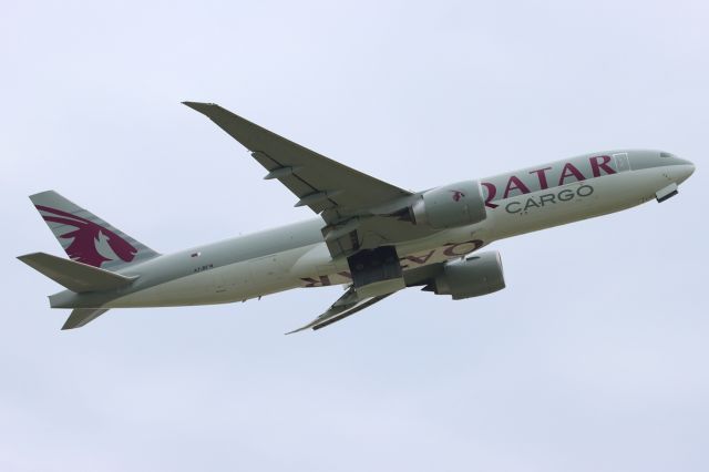 BOEING 777-200LR (A7-BFW)