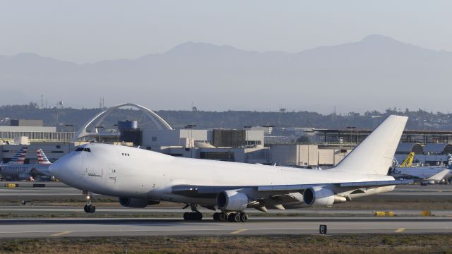 Boeing 747-400 (N406KZ) - Departing LAX on 25L