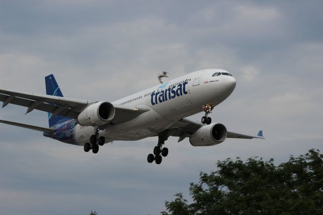 Airbus A330-200 (C-GTSI) - Watch Out Sea Gull!!