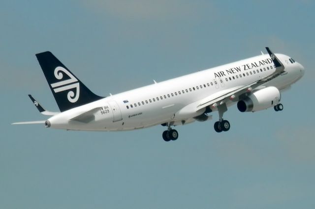 Airbus A320 (ZK-OXA)