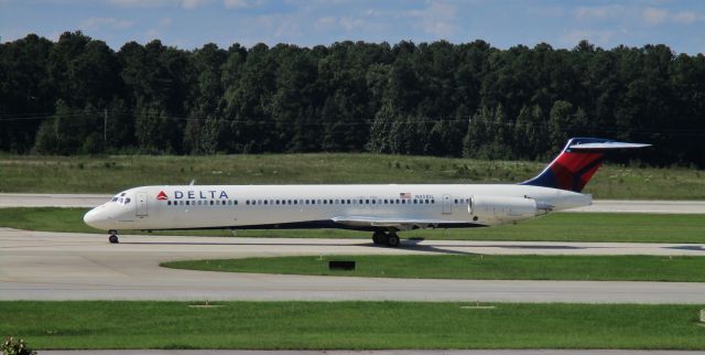 McDonnell Douglas MD-88 (N951DL) - N951DL in from ATL - a Mad Dog I have known and loved.