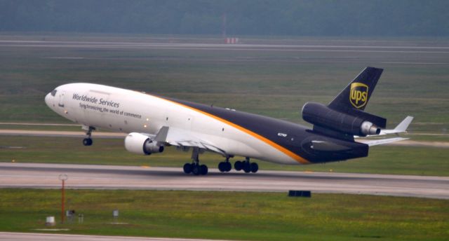 Boeing MD-11 (N279UP) - UPS MD11 on a rare 26L departure at KIAH