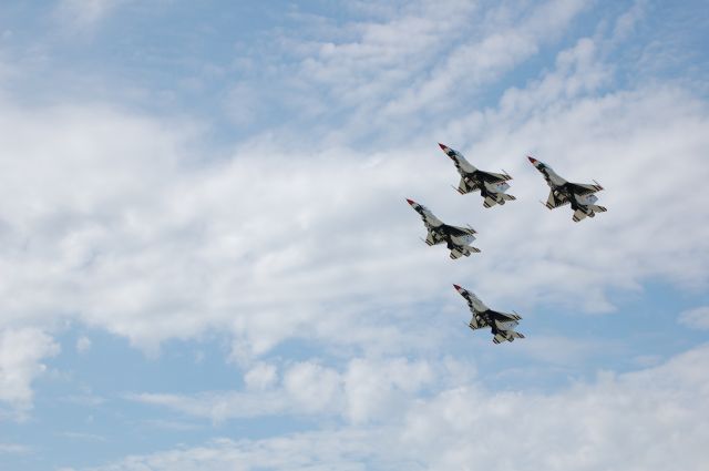 Lockheed F-16 Fighting Falcon — - Thunderbirds 1-4 taking off to begin performance