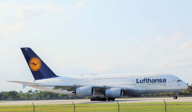 Airbus A380-800 (D-AIMM)