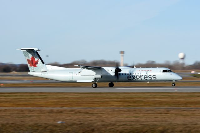 de Havilland Dash 8-400 (C-FSRN)