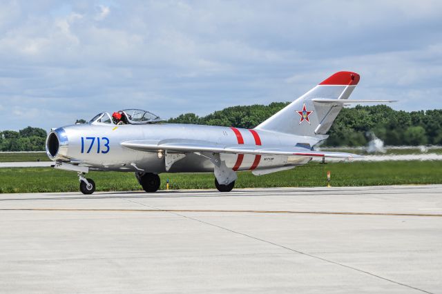 MIKOYAN MiG-17 (N1713P)
