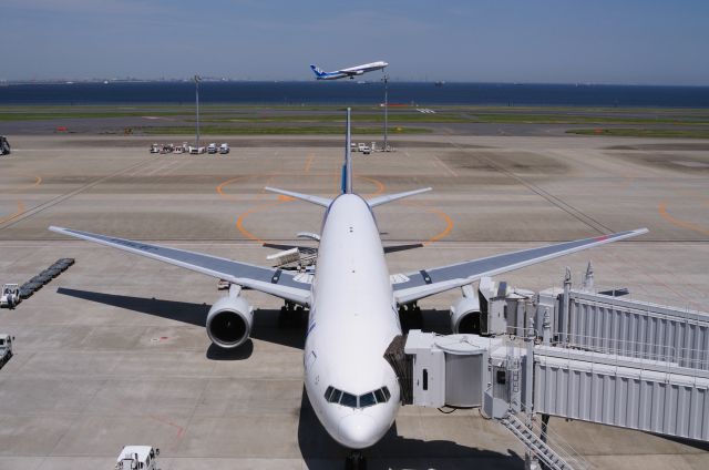 BOEING 777-300 (JA754A) - 2011/5/15