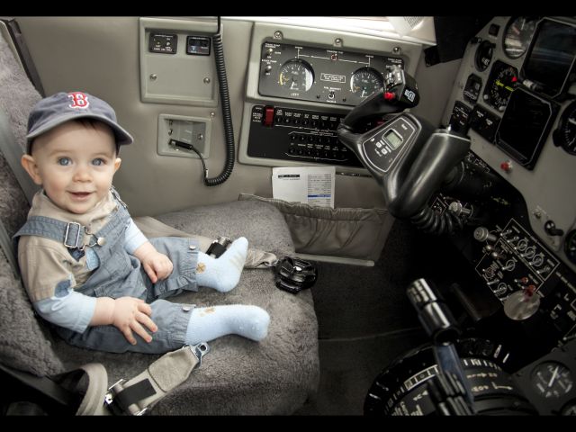 Beechcraft King Air 90 (N331JP) - Next generation pilot.