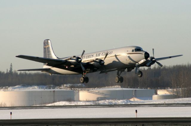 Douglas DC-6 (N400UA) - Off Rwy 32, 02Mar09