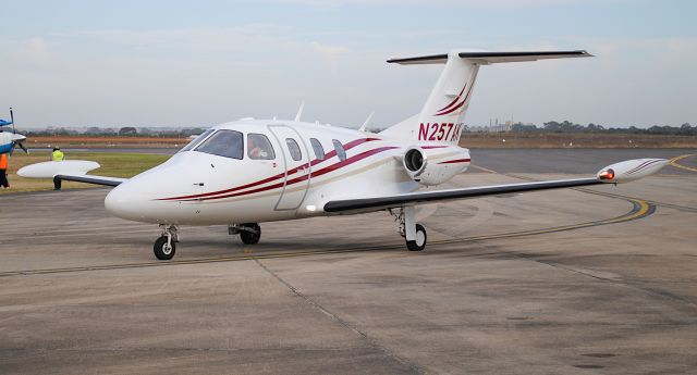 Eclipse 500 (N257AK)