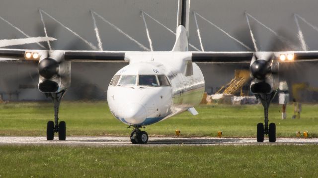 de Havilland Dash 8-400 (G-ECOF)