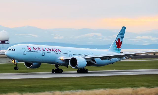 BOEING 777-300ER (C-FNNU) - AC855 lading after a flight from London Heathrow