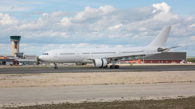 Airbus A330-200 (9H-CFS)