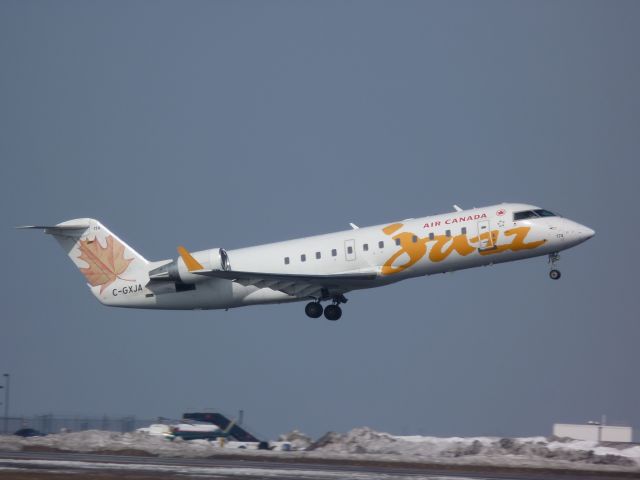 Canadair Regional Jet CRJ-200 (C-GXJA) - pilot took off of runway #07.