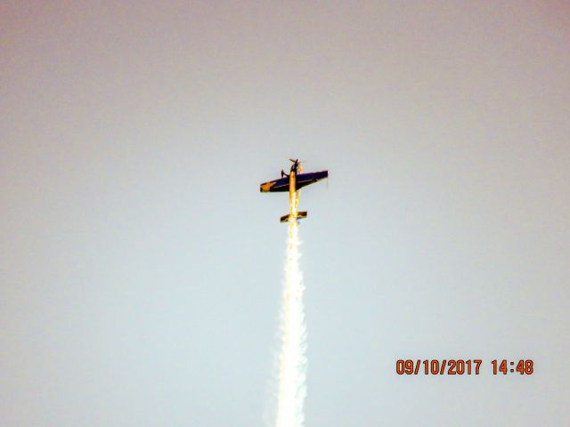 EXTRA EA-300 (N102JK)