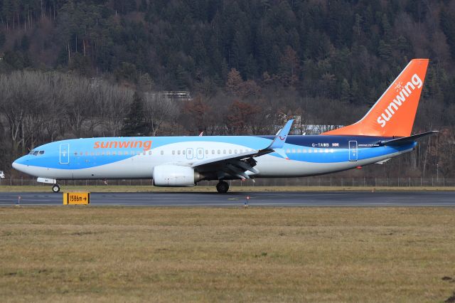 Boeing 737-800 (G-TAWB)