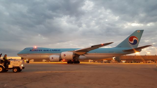 BOEING 747-8 (HL7617)