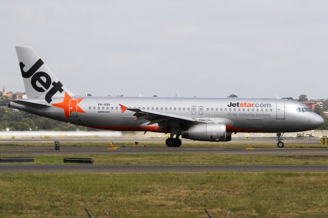 Airbus A320 (VH-VQV)