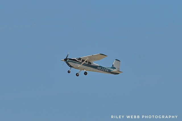 Cessna Skylane (N6328A)