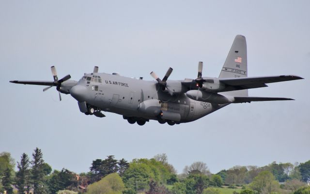 Lockheed C-130 Hercules (90-1795) - usaf c-130h 90-1795 dep shannon 16/5/14.