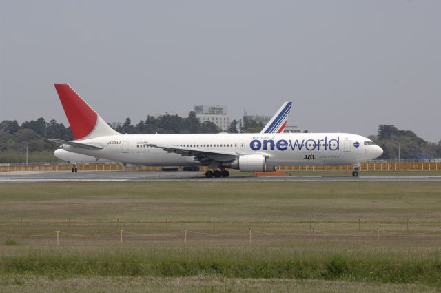 BOEING 767-300 (JA604J) - Departure at Narita Intl Airport 16R on 2010/5/3 One World c/s