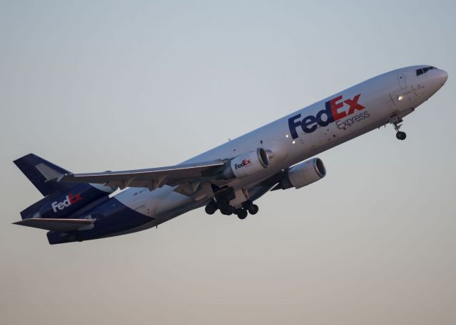 Boeing MD-11 (N575FE)