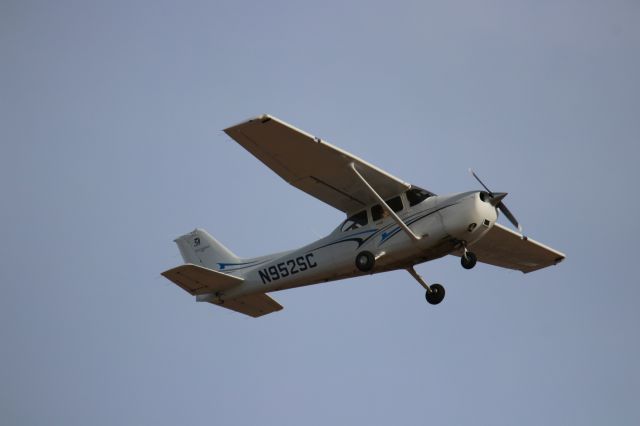 Cessna Skyhawk (N952SC)