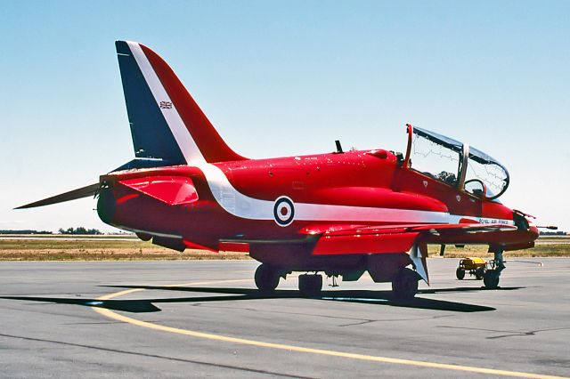 XX252 — - UK - AIR FORCE - BRITISH AEROSPACE HAWK T1A - REG : XX252 - (CN 088/312088/0570) - EDINBURGH RAAF BASE ADELAIDE SA. AUSTRALIA - YPED 27/1/1996